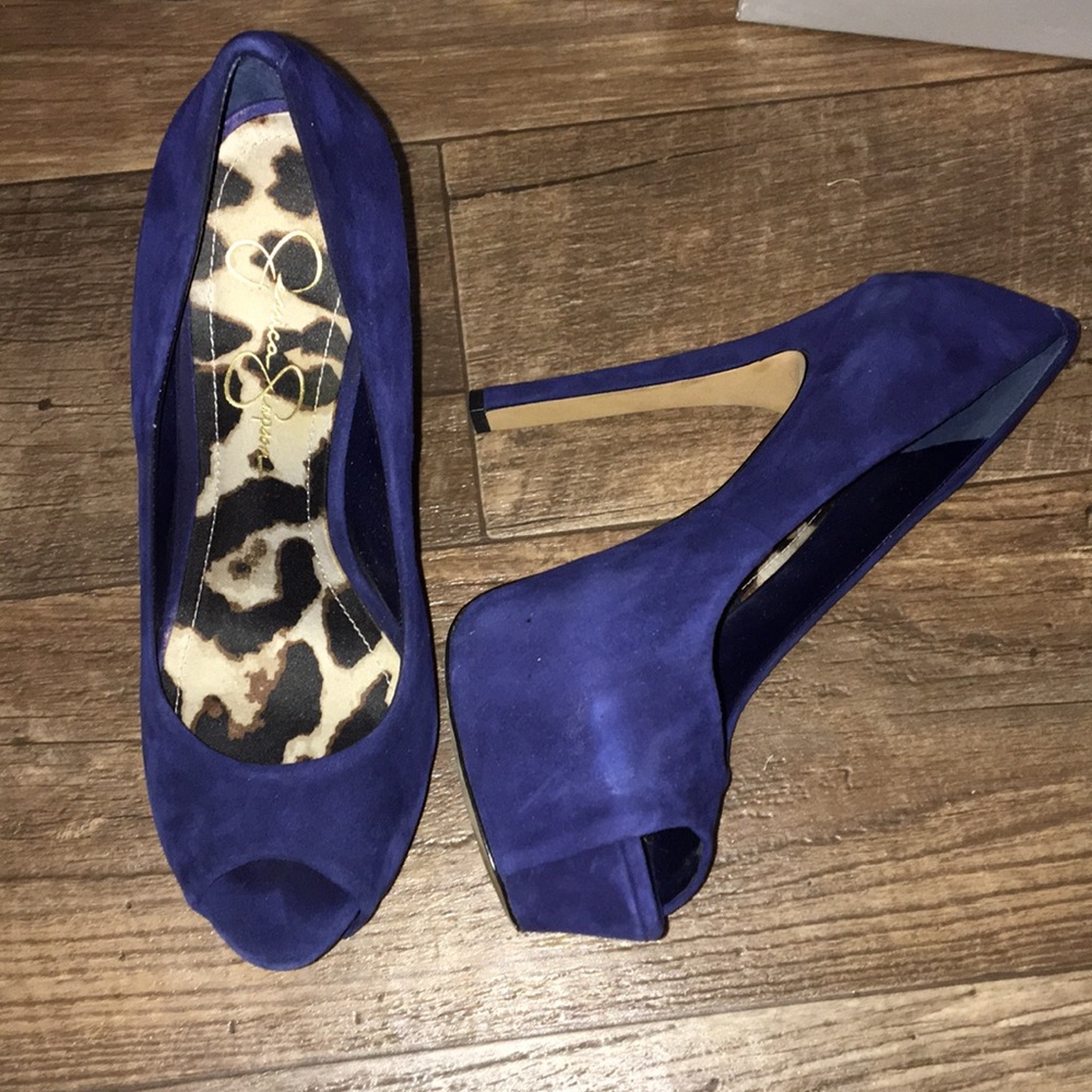 Jessica Simpson pumps